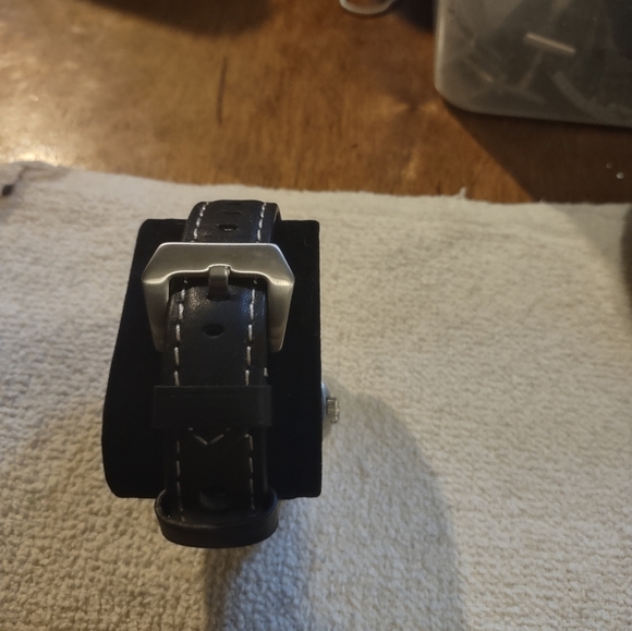 Watch - Picture 3 of 3